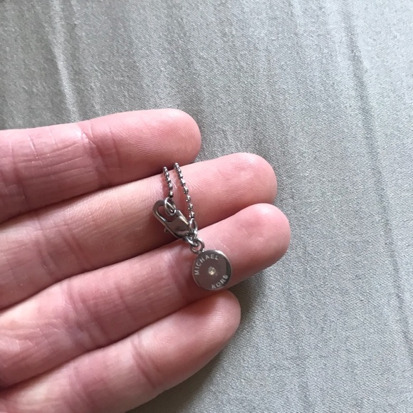 Micheal Kors Arrow Necklace - Picture 3 of 4